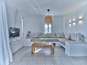Ilios Home, walking distance from Logaras sandy beach, Paros